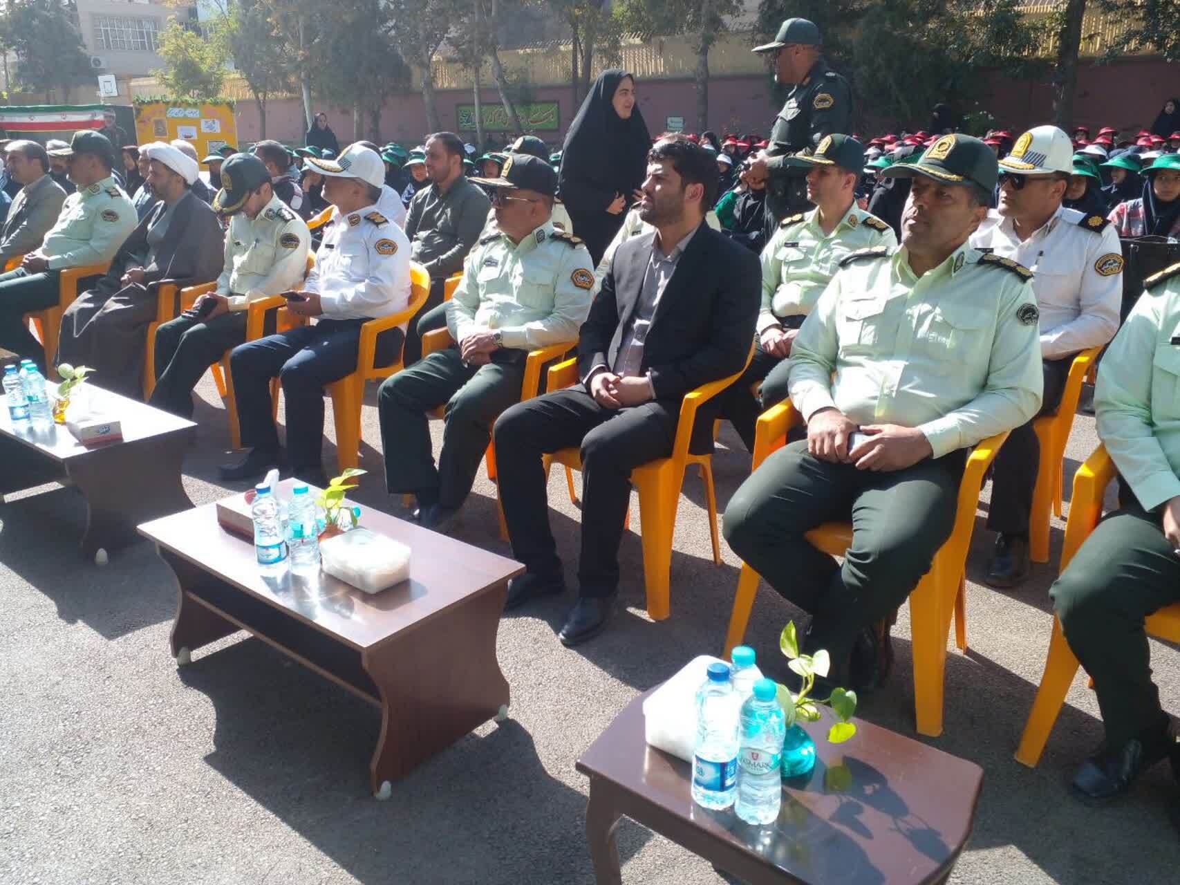 نواخته شدن زنگ مدرسه در هفته فراجا
