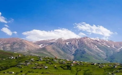 چشماندازهای رویای در رودسر، از ساحلهای زیبا تا تپههای سرسبز چشماندازهای رویای در رودسر، از ساحلهای زیبا تا تپههای سرسبز