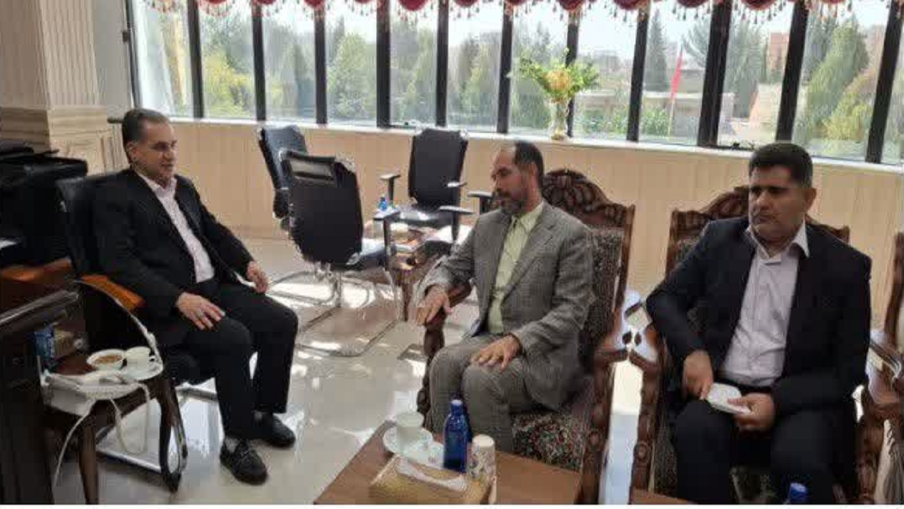چرایی عرضه تبعیض‌آمیز سوخت در کشور؛ پراید در صف، پورشه و بنز آزاد!