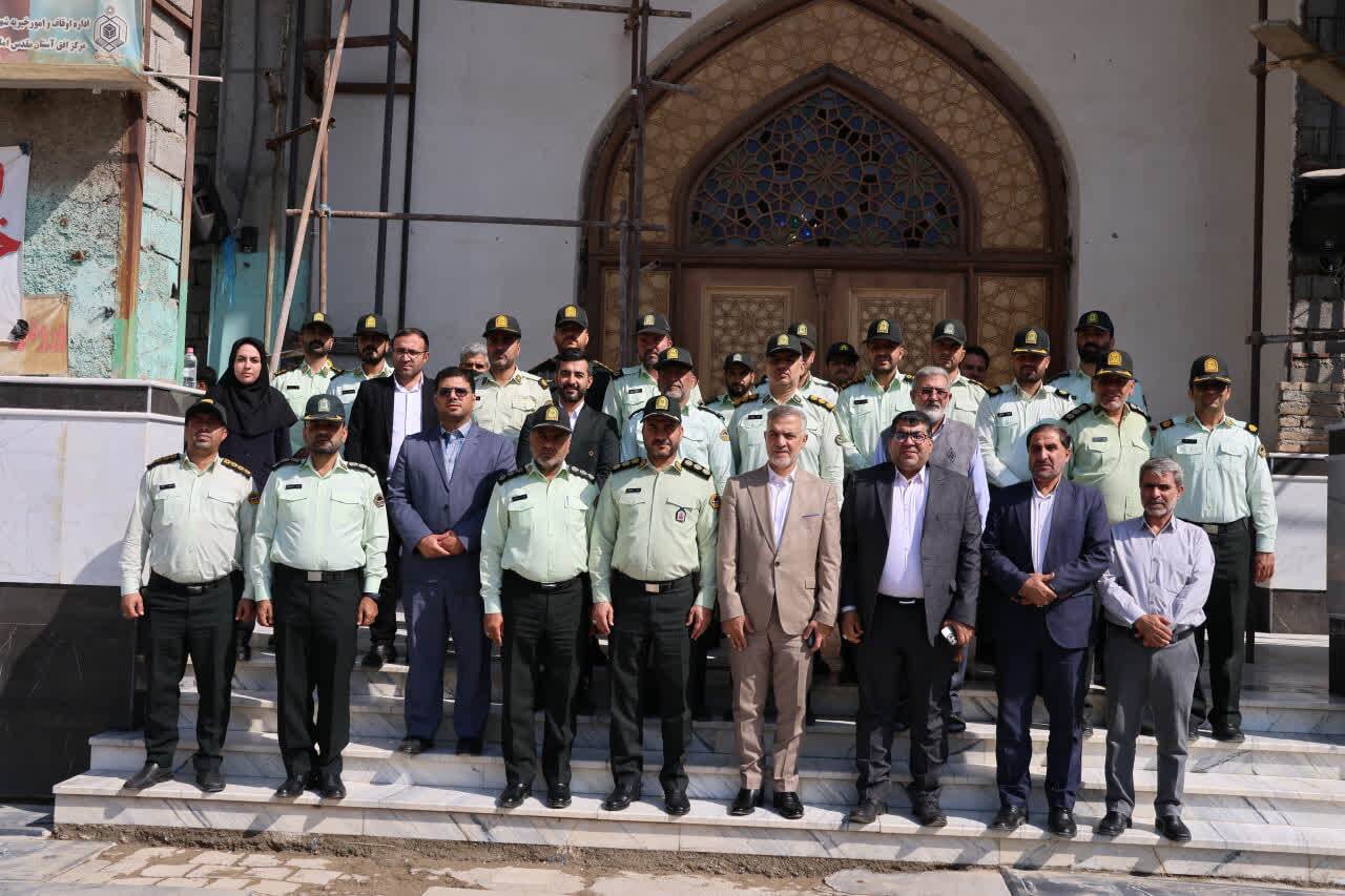 عطرافشانی گلزار شهدای شهرستان بهارستان در امامزاده باقر(ع) به مناسبت هفته فراجا عطرافشانی گلزار شهدای شهرستان بهارستان در امامزاده باقر(ع) به مناسبت هفته فراجا