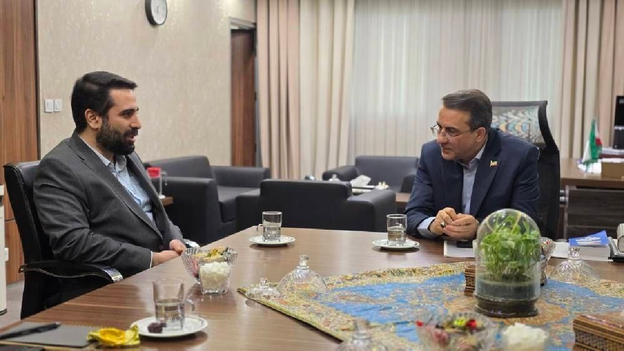 تأکید رئیس سازمان اداری و استخدامی و دبیر شورای عالی فضای مجازی بر هم‌افزایی برای تحقق دولت هوشمند