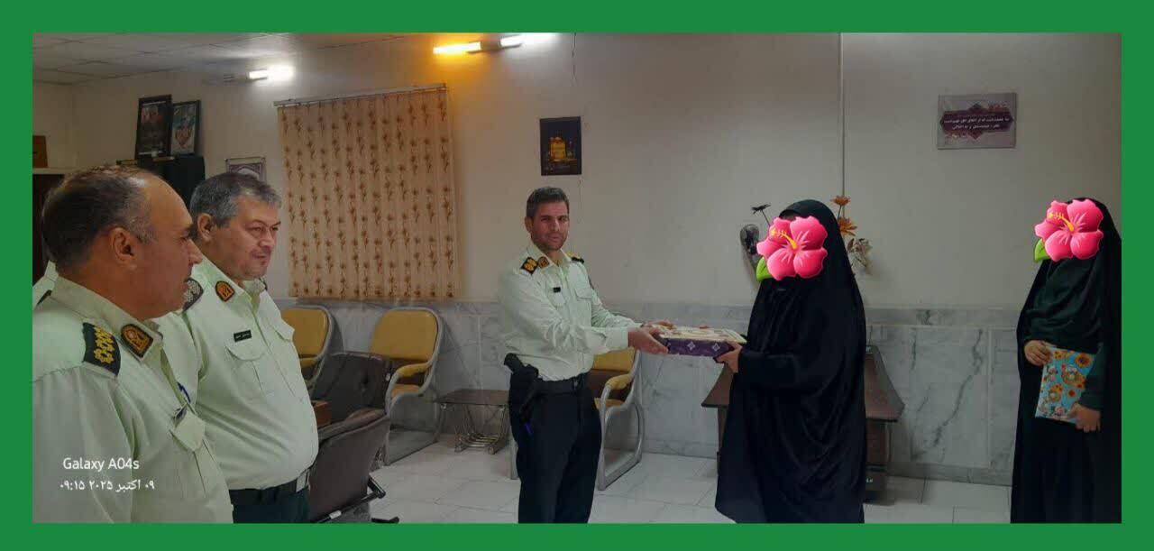 اقدام زیبای رئیس کلانتری ۱۳ قدس شهرستان نیشابور  در هفته فراجا + عکس