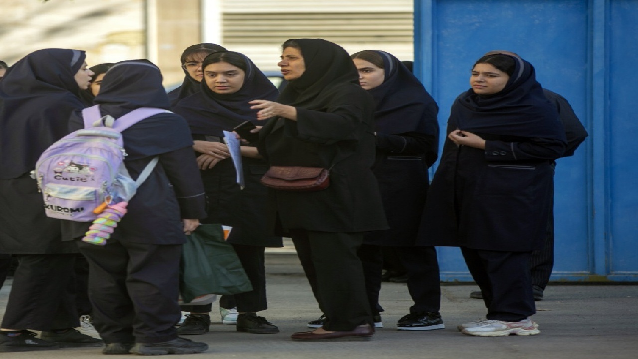 ساعات کاری یکی از والدین شاغل دانش‌آموز در کرمانشاه شناور شد