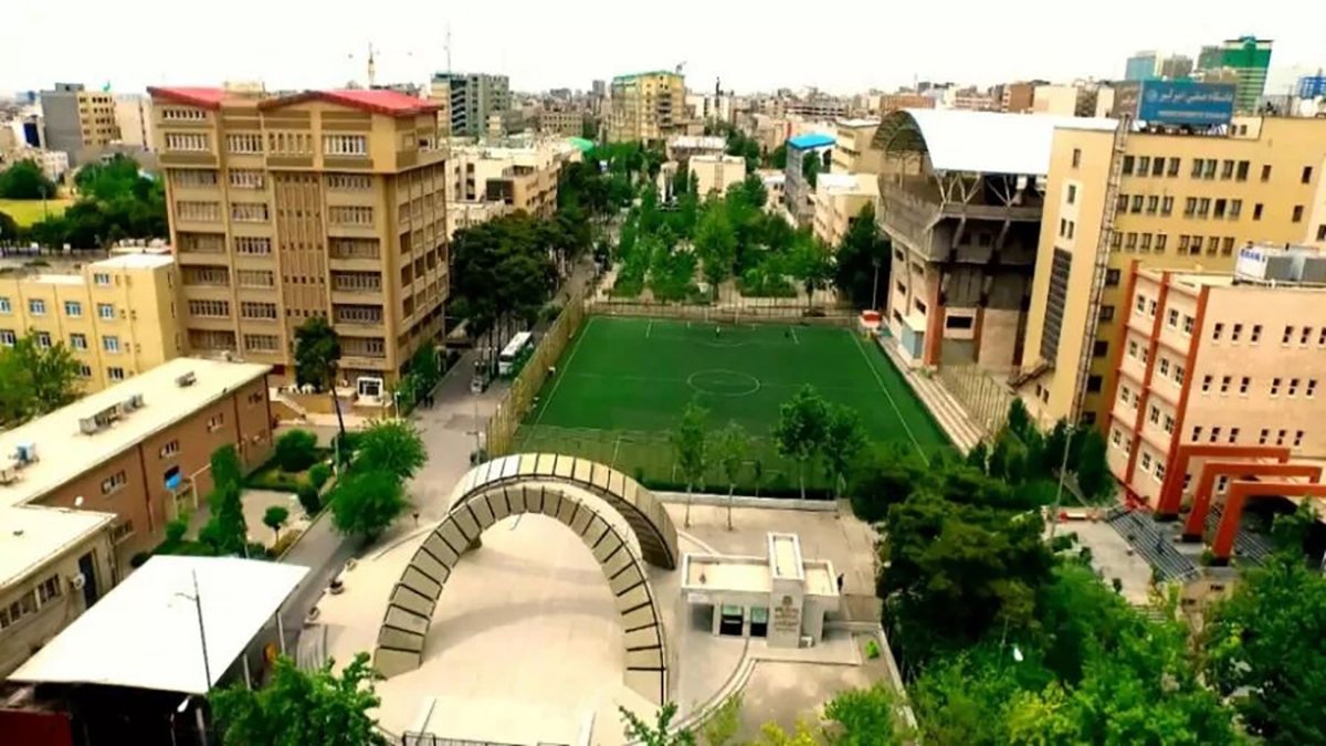 توضیحی درباره عکس دسته جمعی تیم رباتیک دانش آموزان + فیلم
