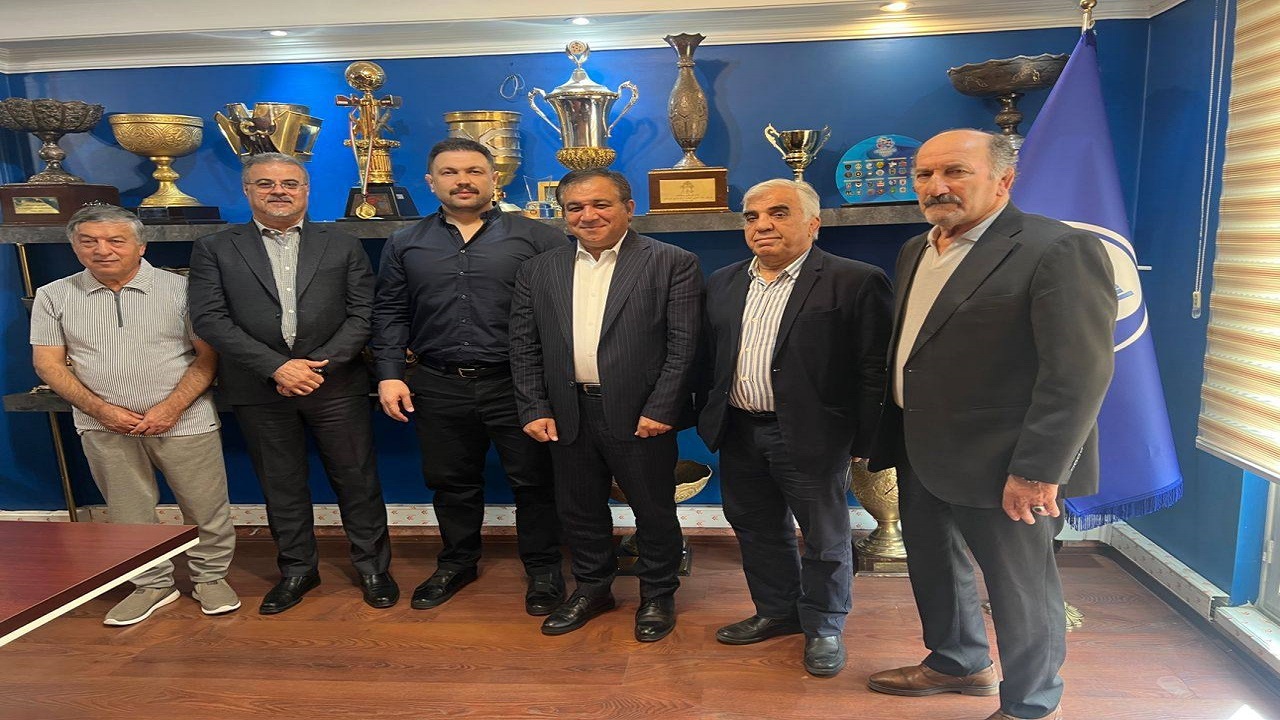 کمیل قاسمی استقلالی شد/ قهرمان المپیک: با قدرت در لیگ برتر کشتی تیم‌داری می‌کنیم