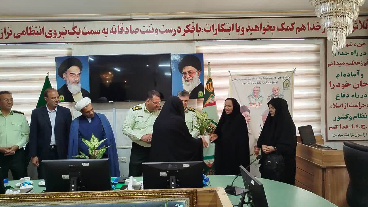 اقدام زیبای تعدادی از فرزندان و کارکنان انتظامی نیشابور در محل فرماندهی نیشابور در هفته فراجا اقدام زیبای تعدادی از فرزندان و کارکنان انتظامی نیشابور در محل فرماندهی نیشابور در هفته فراجا