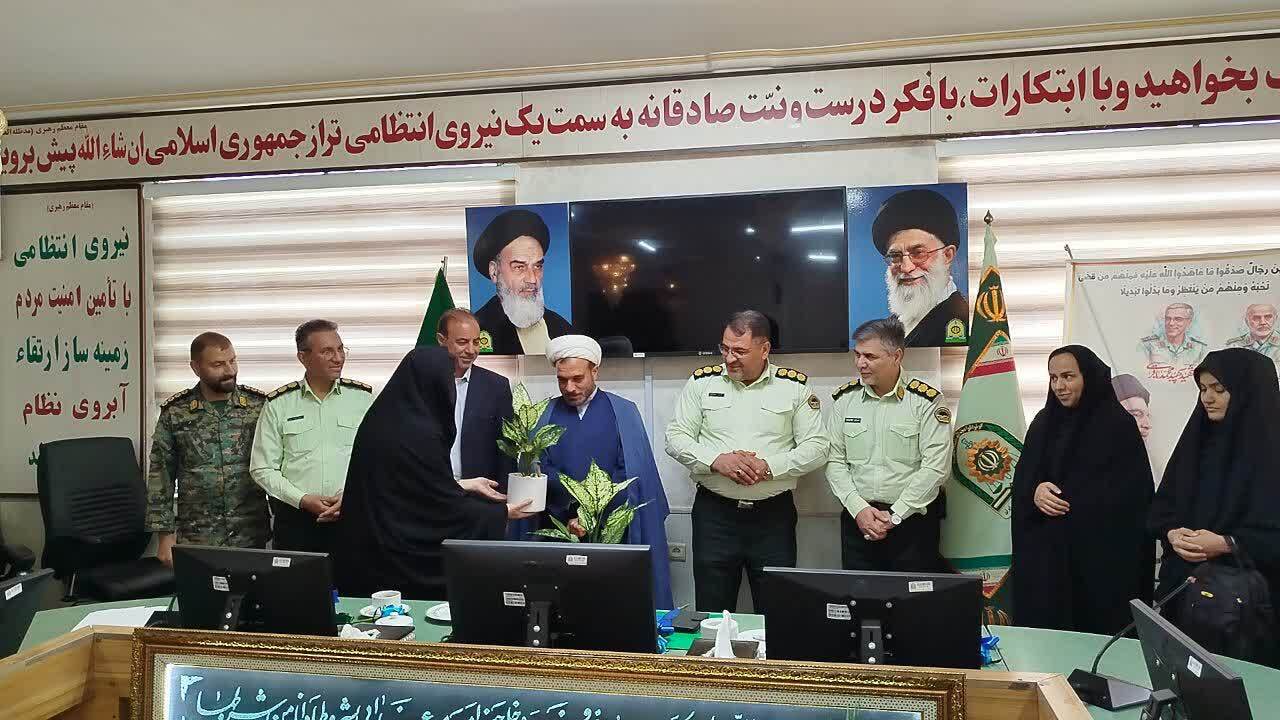اقدام جالب تعدادی از فرزندان و خانواده  کارکنان انتظامی نیشابور و کمیته امور بانوان فرمانداری در محل فرماندهی در هفته فراجا