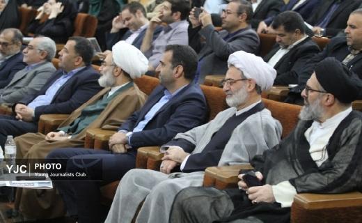 تجلیل از برگزیدگان  دومین جشنواره سراسری شعر و داستان دانشگاه آزاد اسلامی در رشت + تصاویر