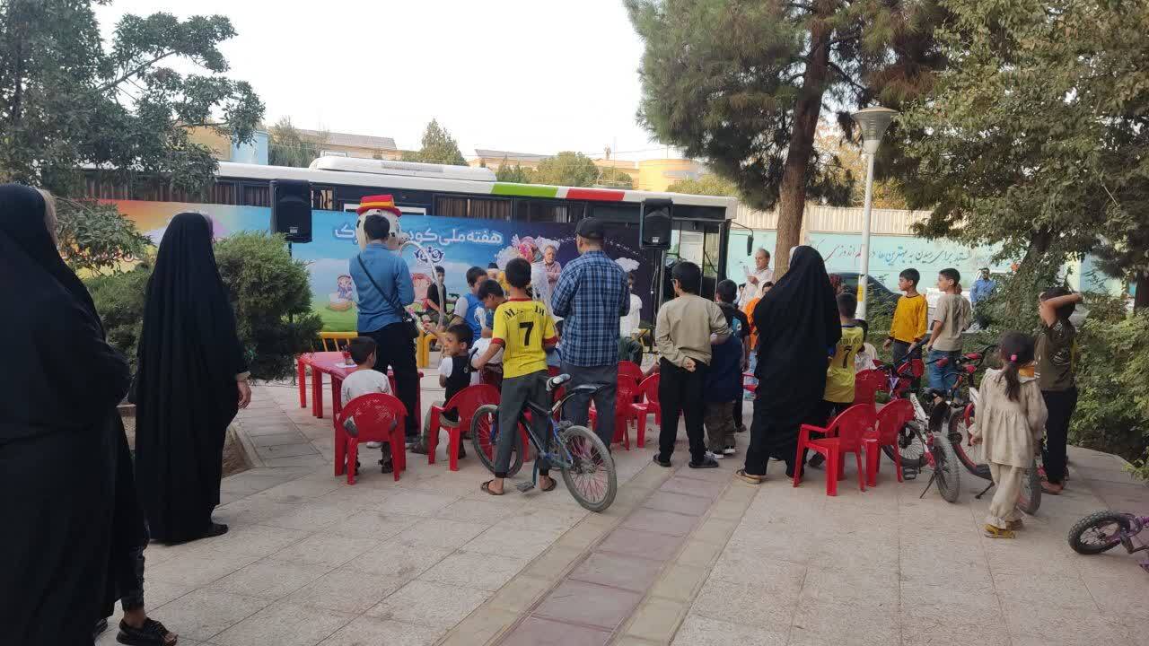 گزارش تصویری از حال و هوای کودکان محله شهر قائم قم به مناسبت روز جهانی کودک