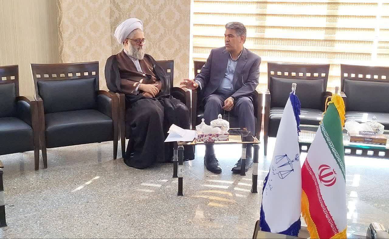 قانون ساماندهی در شهداد اجرا شود

 