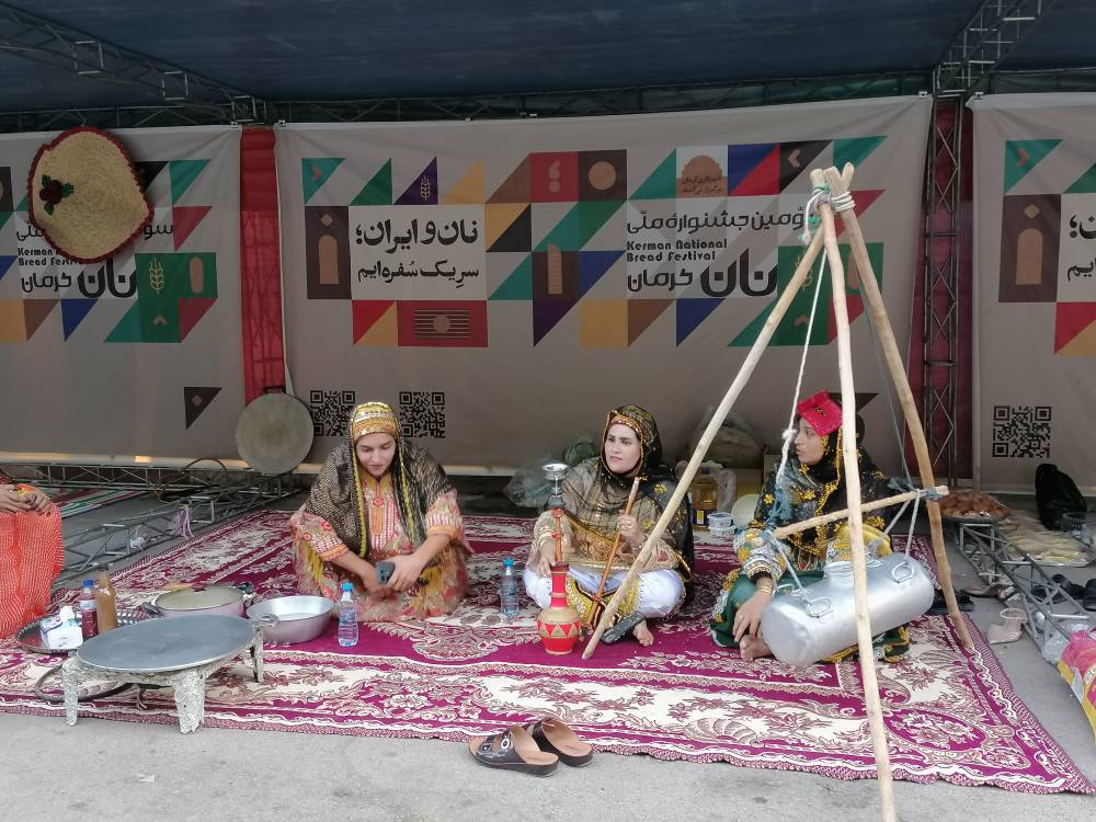 شورسازهای نواحی و عطر نان تنورهای داغ درپردیسان قائم کرمان پیچید شورسازهای نواحی و عطر نان تنورهای داغ درپردیسان قائم کرمان پیچید