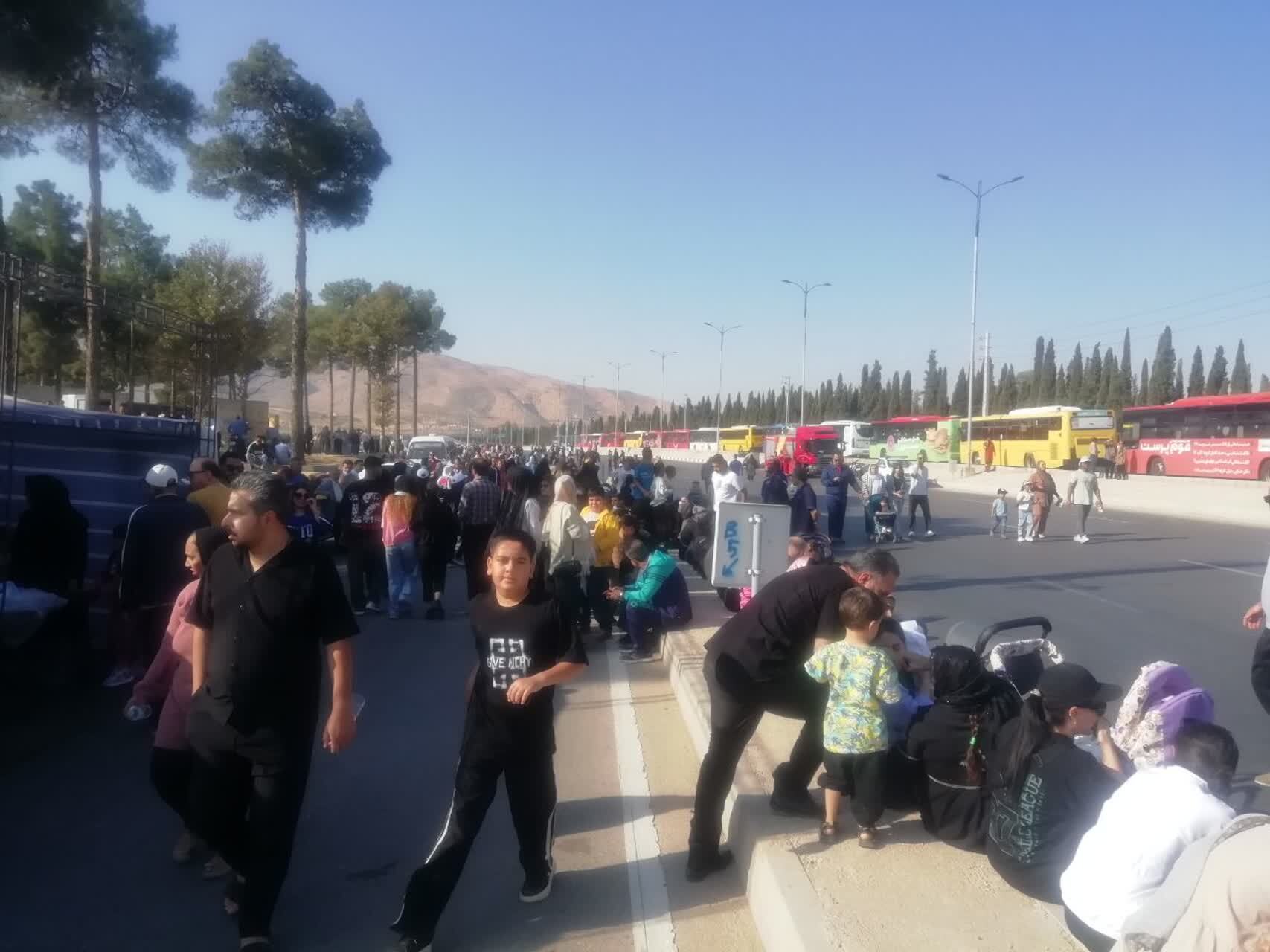 گزارش تصویری از برگزاری پویش ایران جان، فارس ایران در شیراز گزارش تصویری از برگزاری پویش ایران جان، فارس ایران در شیراز