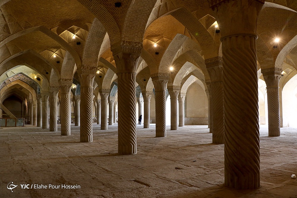 مسجد وکیل؛ شاهکار معماری زندیه در قلب شیراز + فیلم