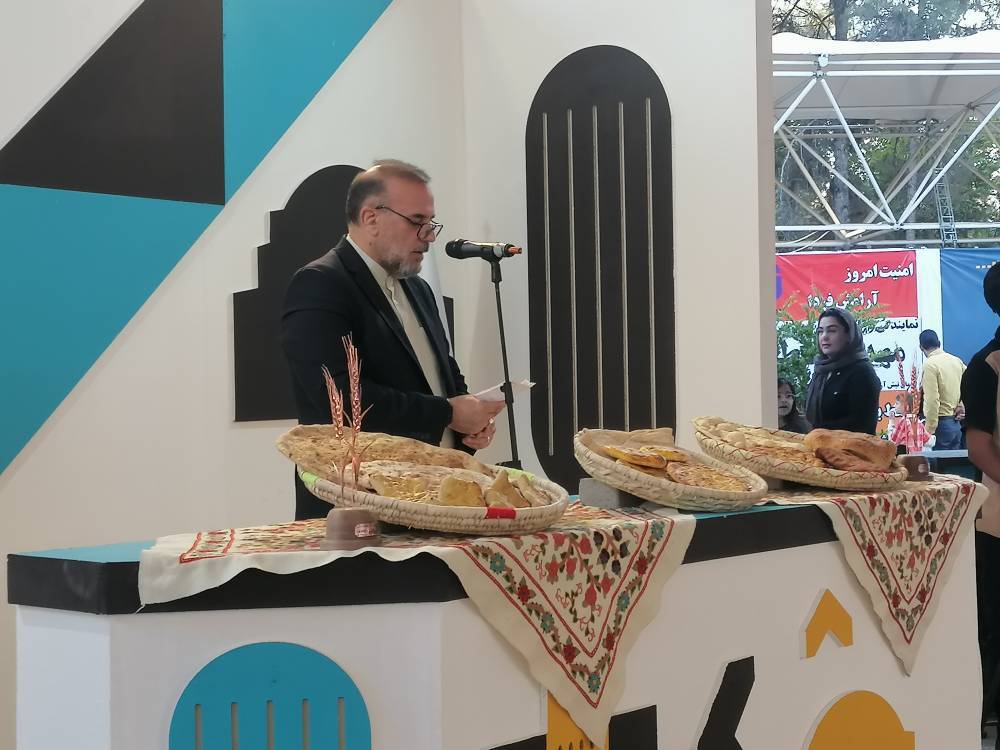 شهردار کرمان: بیش از ۲۷۰ هزار کرمانی ازجشنواره نان بازدید کردند
