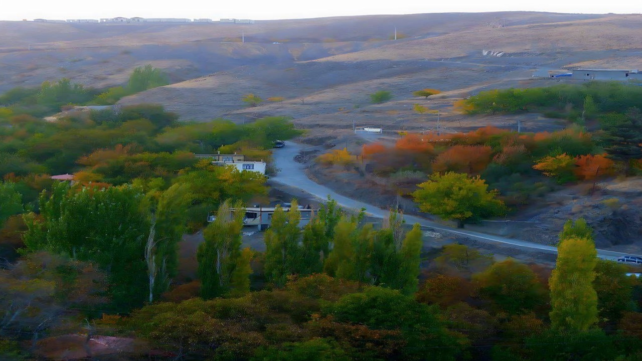 نمایی از پاییز هزار رنگ روستای ازغد در قاب تصاویر