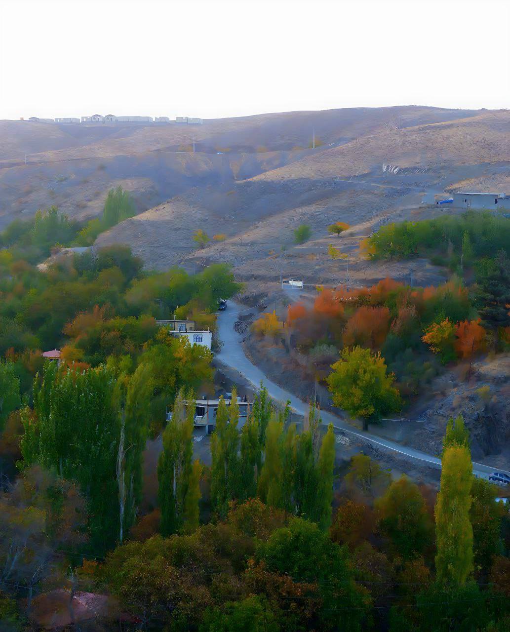 نمایی از پاییز هزار رنگ روستای ازغد در قاب تصاویر