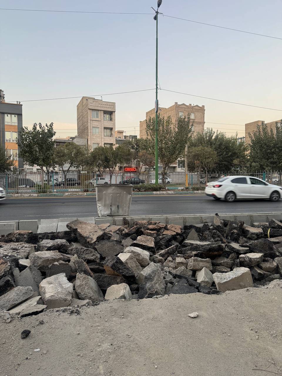 نارضایتی اهالی خیابان شهید عباسی شهرری از ادامه دار شدن بن&zwnj;بست&zwnj;سازی