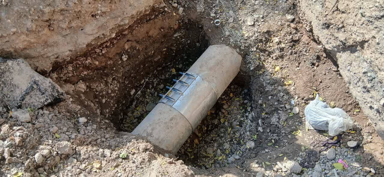 تصاویری از رفع اتفاق خط اصلی شبکه توزیع آبرسانی ٣۵۰ آزبست خیابان ١۵ خرداد نیشابور