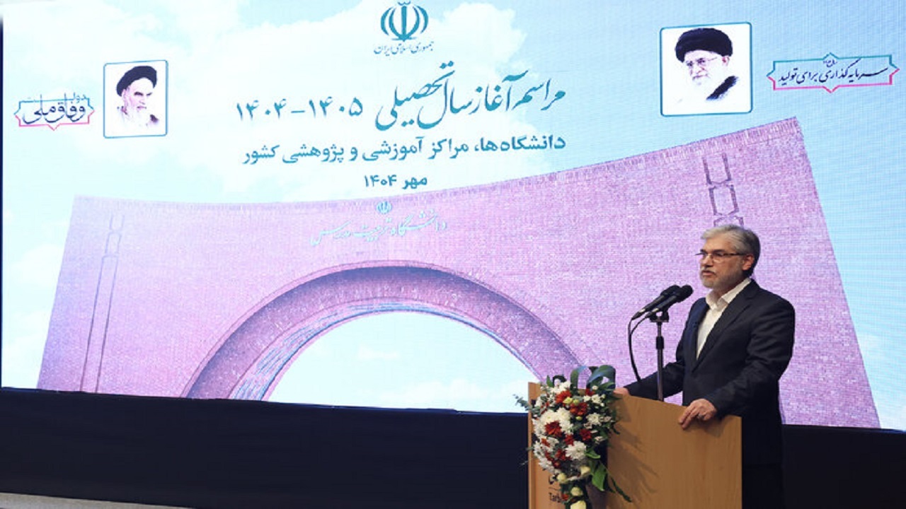 سیمایی صراف: دانشگاه‌ها باید عقلانیت را به جای شبه علم نهادینه کنند
