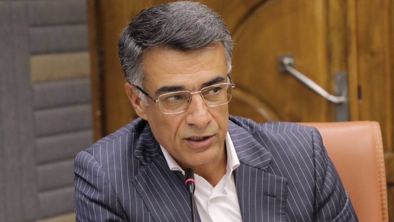 دستگاه‌های استانی تفویض اختیارات را از وزارتخانه‌‌ها مطالبه کنند
