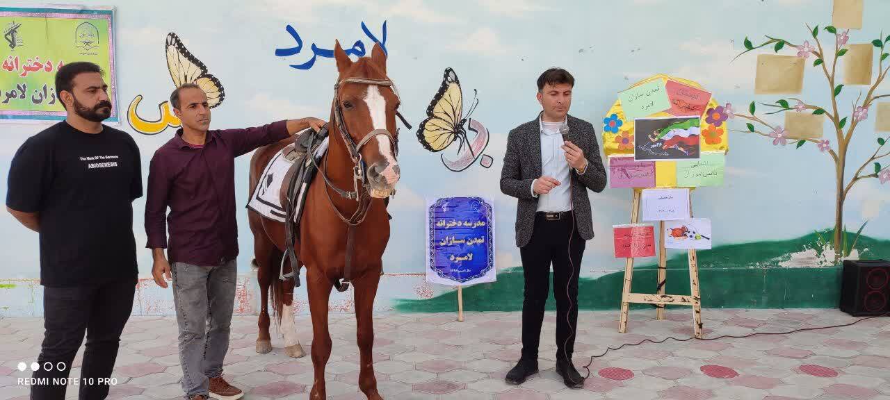 آشنایی دانش آموزان با ورزش اسب سواری و سوارکاری در مجموعه ورزشی شهید نعیمی لامرد