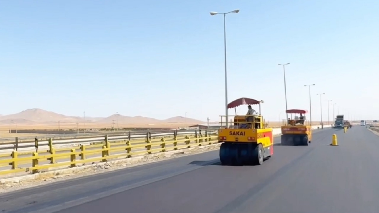 بهسازی و روکش آسفالت ۱۳۵ کیلومتر از راه‌های شریانی و روستایی قزوین+ فیلم