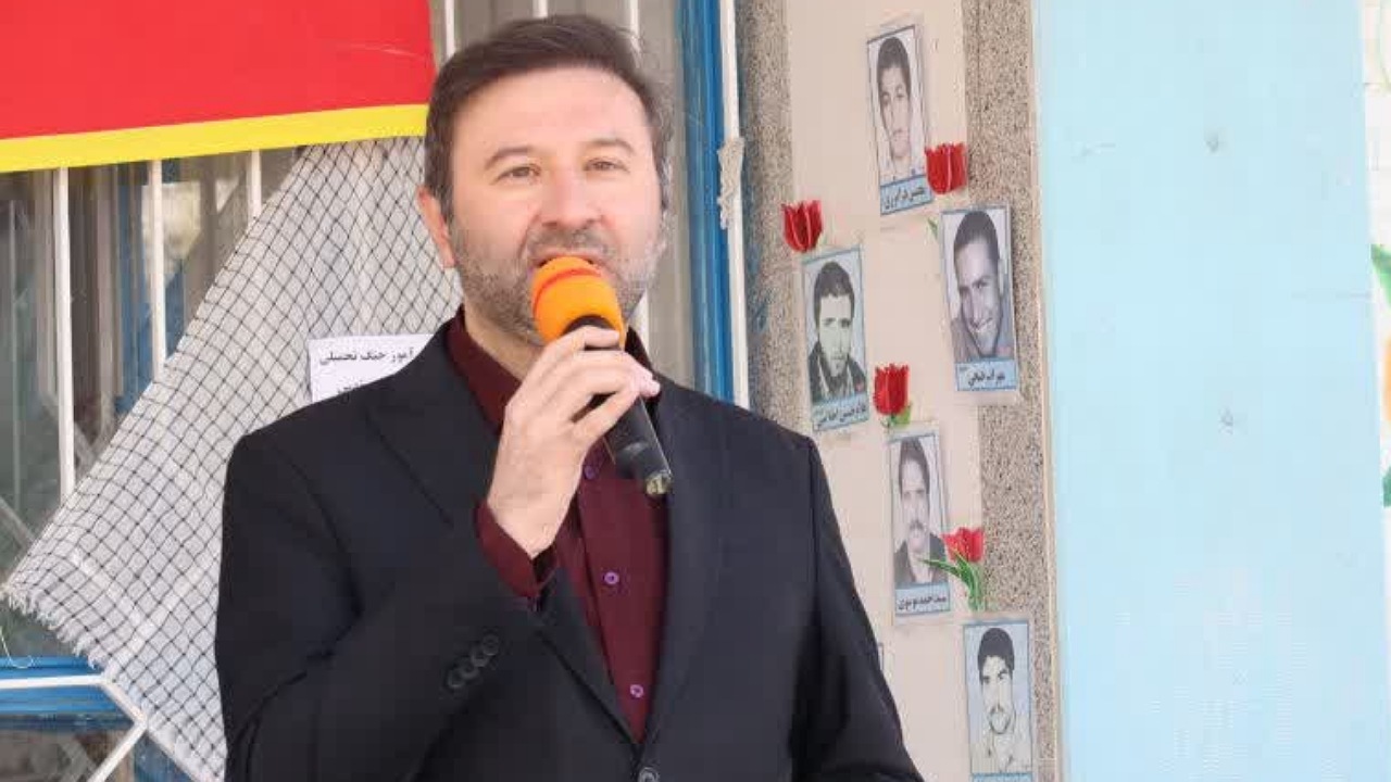 دانش‌آموزان آینده‌سازان کشور هستند