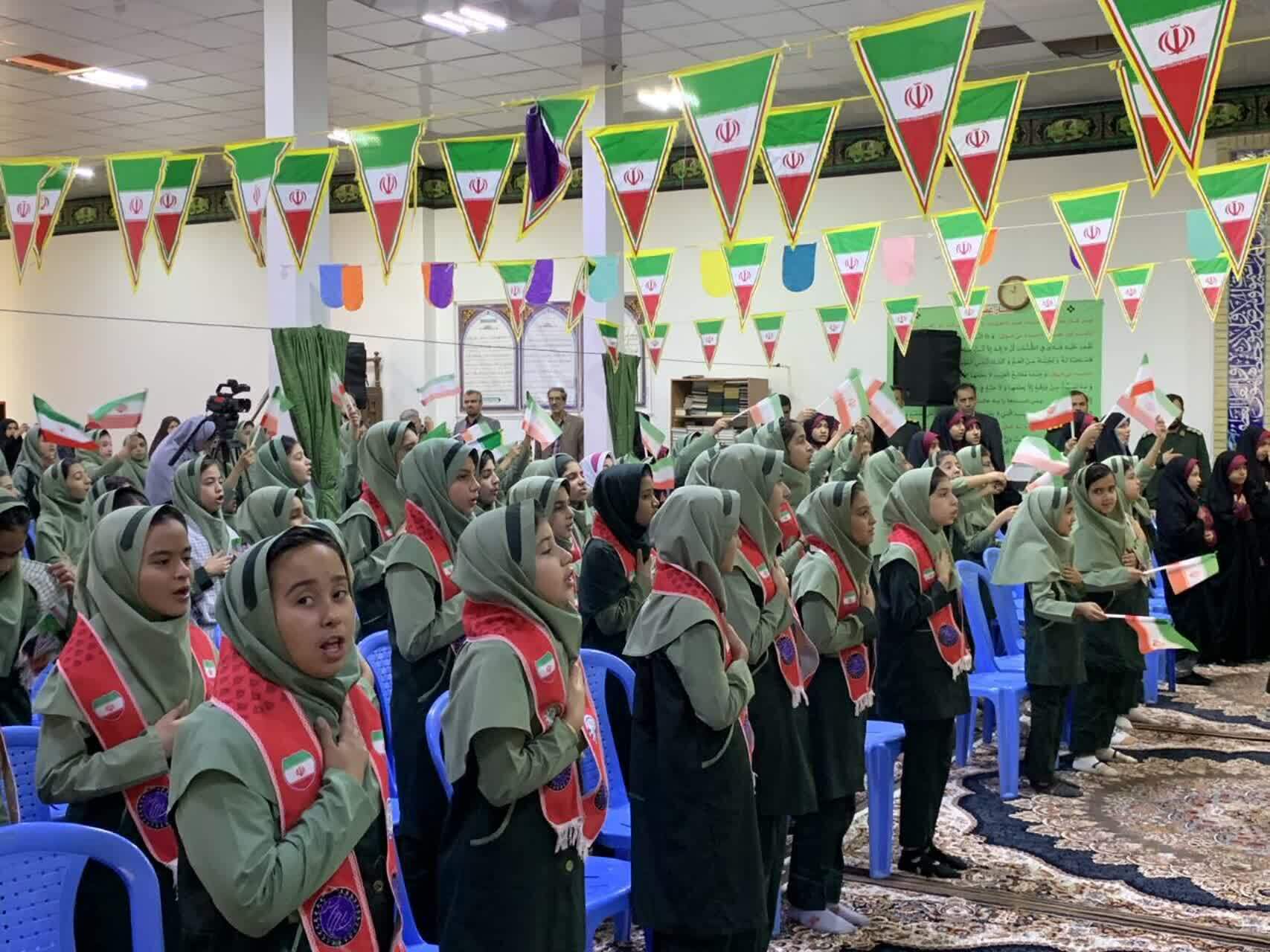 دانش آموزان