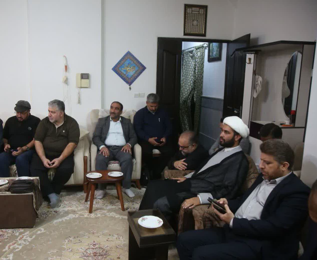 تجلیل از مادر شهید دخانچی با حضور خادمان حرم بانوی کرامت و اصحاب رسانه قم