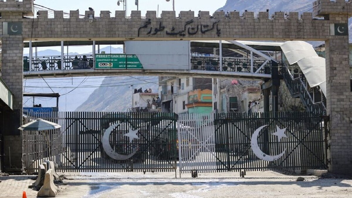 باشگاه خبرنگاران -بسته‌شدن گذرگاه تورخم در پی قطع اینترنت افغانستان