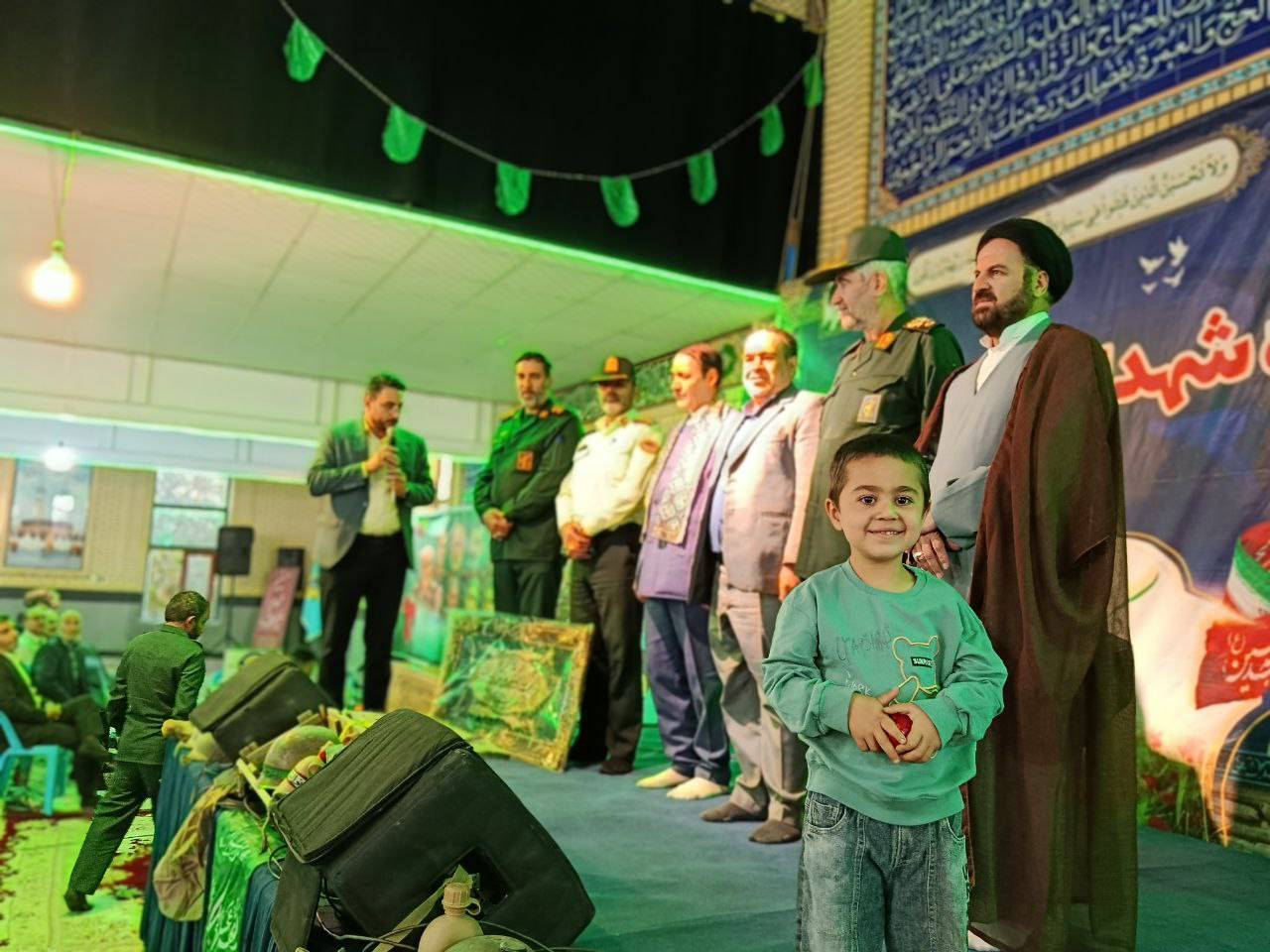 برگزاری مراسم یادواره شهدای شهرستان آوج در قاب دوربین شهروندخبرنگار