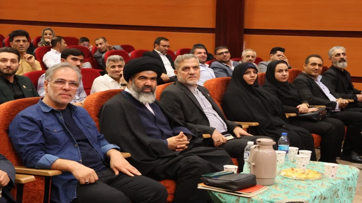 برگزاری اولین عصر شعر مقاومت در شهرستان بهارستان