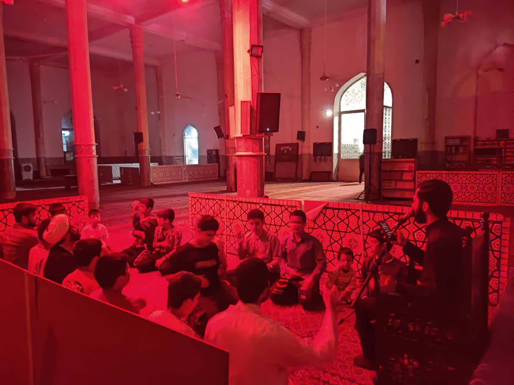 برپایی محفل سوگواری دهه اول فاطمیه در محله شهر قائم قم
