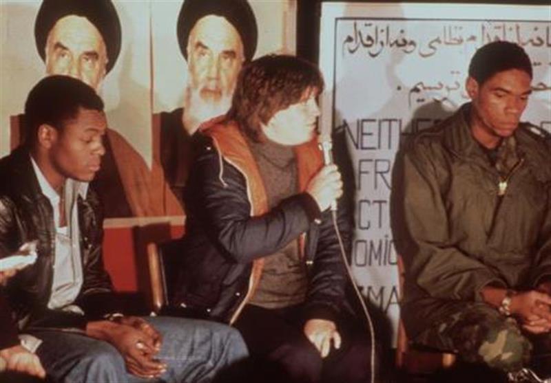 آزادی گروگان&zwnj;های زن و سیاه&zwnj;پوست بعد از تسخیر لانه جاسوسی آمریکا به فرمان امام