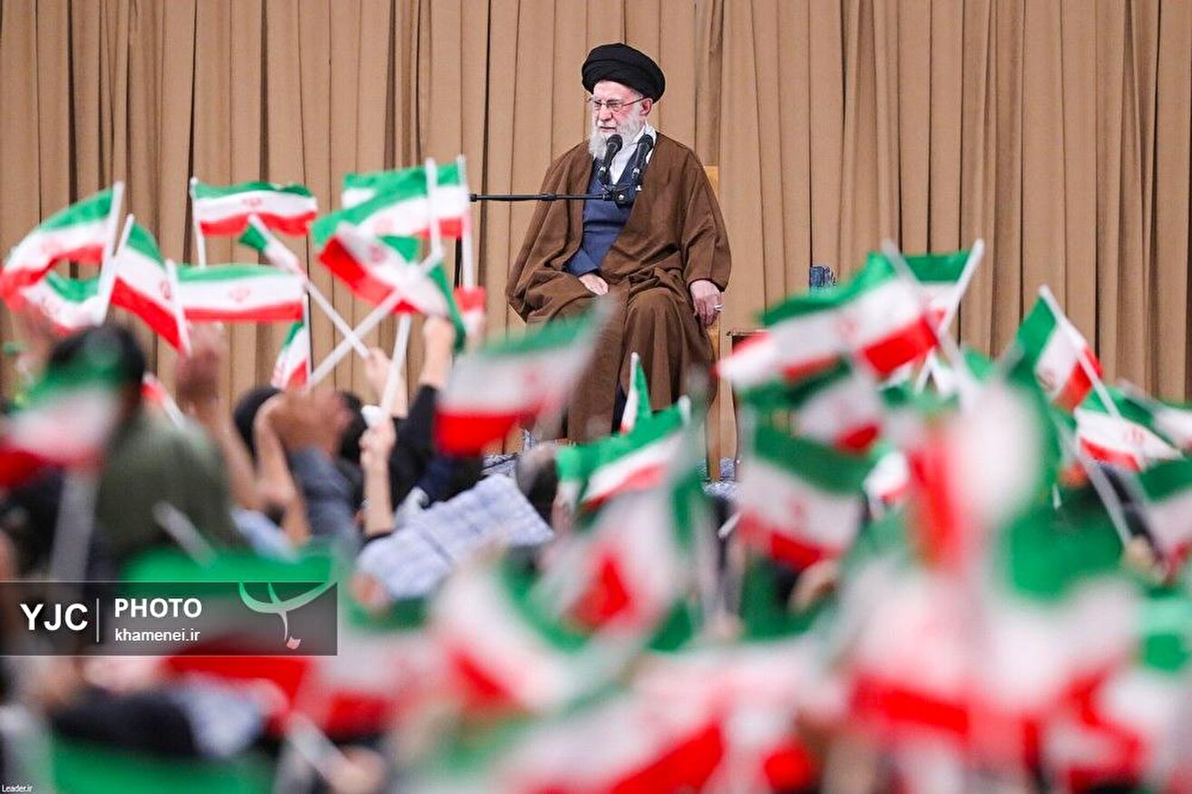 دیدار دانش‌آموزان و دانشجویان به مناسبت ۱۳ آبان با رهبر انقلاب اسلامی