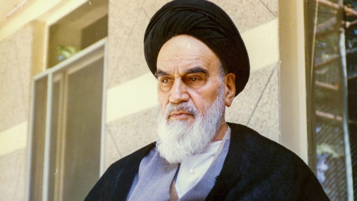 تحریف ماجرای تسخیر لانه جاسوسی از سوی آمریکا به روایت رهبر انقلاب + فیلم