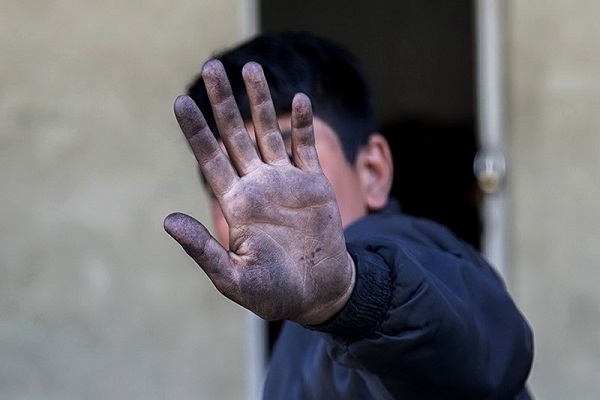 پاییز تلخ نوجوانی آرش: از رنج بی‌پناهی در خانه تا آرزوی پلیس شدن