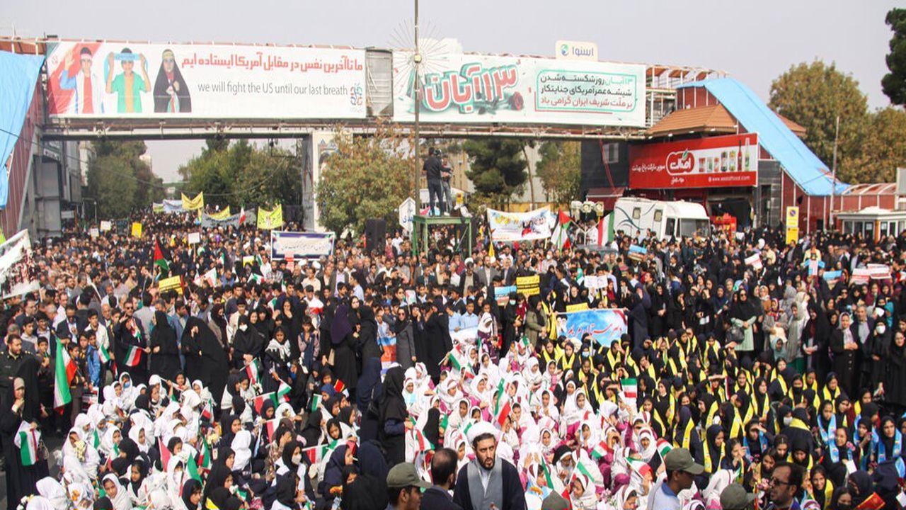 فریاد استکبارستیزی در سمنان طنین‌انداز شد