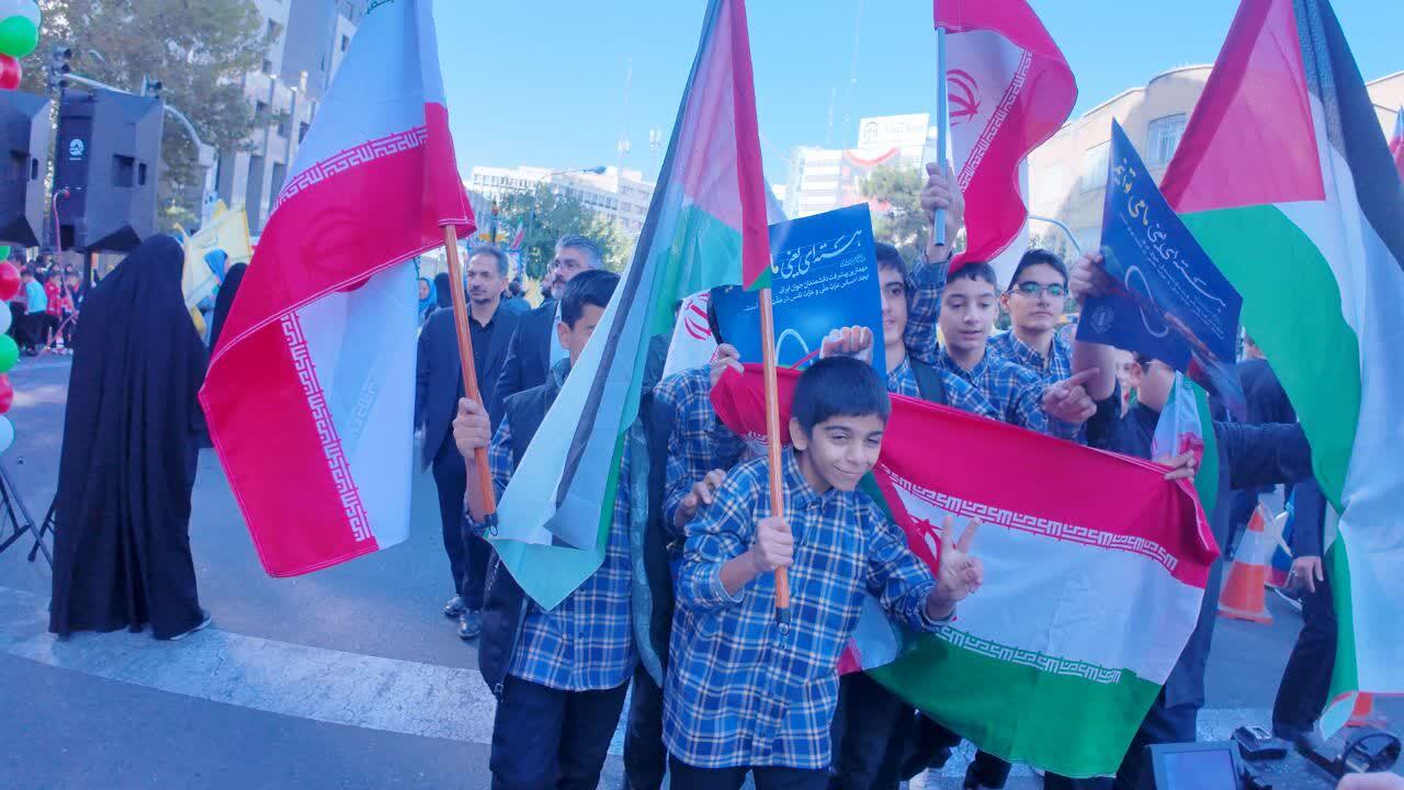 تصاویری از حضور باشکوه پایتخت نشینان در یوم الله ۱۳ آبان