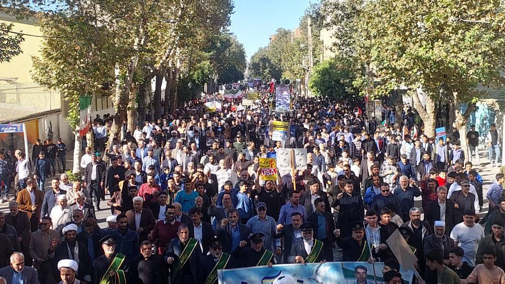 راهپیمایی یوم&zwnj;الله ۱۳ آبان با حضور پرشور مردم و دانش&zwnj;آموزان در گلستان برگزار شد