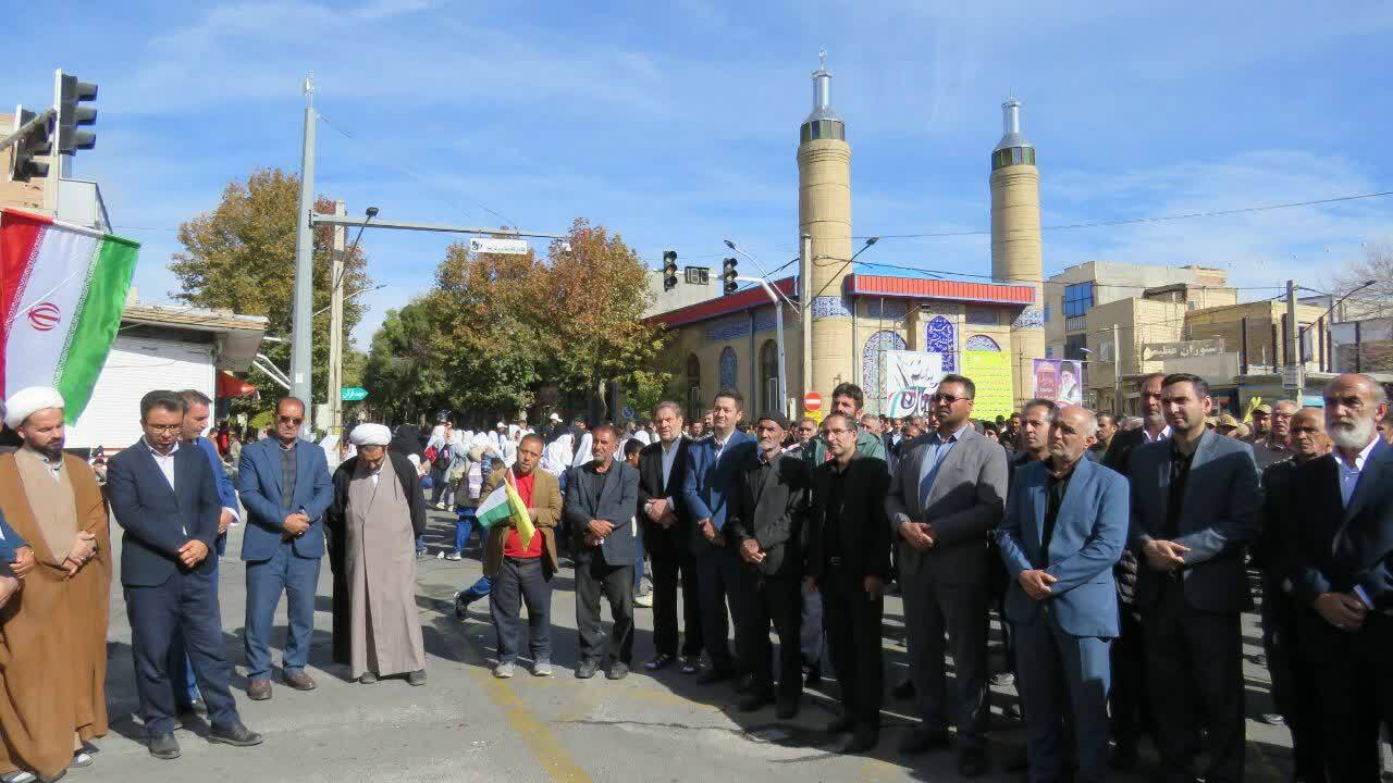 گزارش تصویری از  راهپیمایی یوم الله۱۳ آبان در شهرستان هریس
