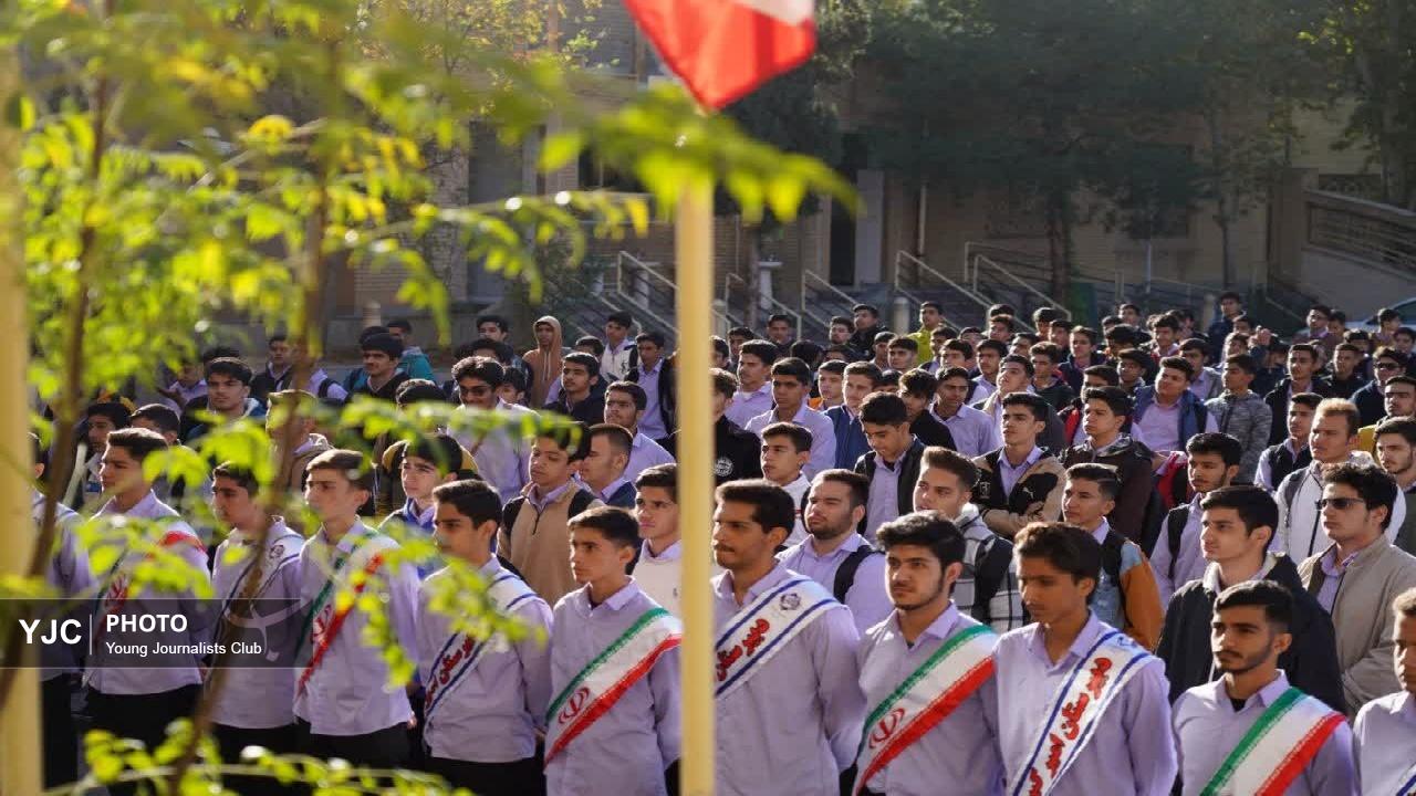 آنچه امروز در راهپیمایی دانش آموزان لرستانی گذشت + فیلم