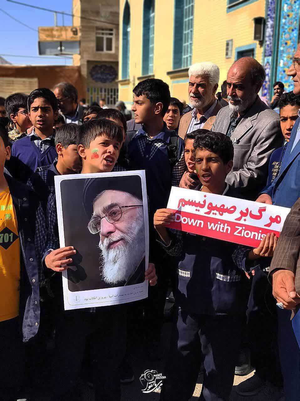 راهپیمایی بزرگ یوم الله ۱۳ آبان در وزوان