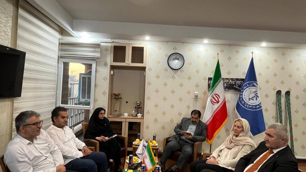 دیدار رئیس فدراسیون اسکی ایران با رئیس آکادمی ورزش بلگراد برای توسعه همکاری‌های آموزشی و بین‌المللی