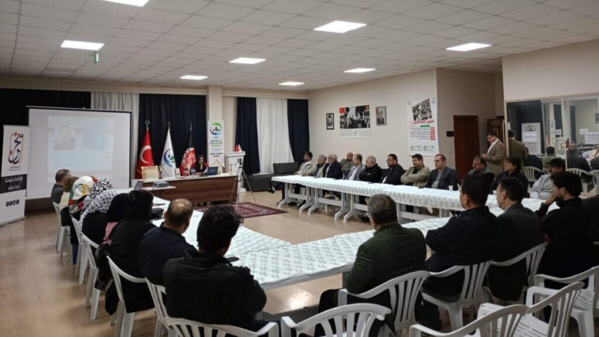 باشگاه خبرنگاران -تقدیر از بیدل شناس افغانستانی در استانبول همزمان با رونمایی از رمان "در سواحل گنگا"