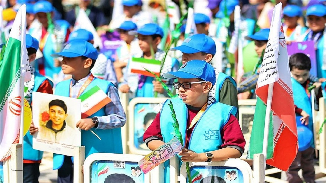 طبس میزبانی نوجوانان سفیر از ۱۰ کشور را بر عهده گرفت
