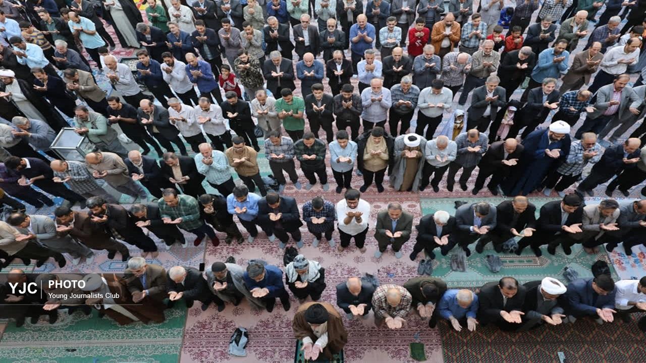مردم بام ایران برای نزول باران دست به دعا برداشتند