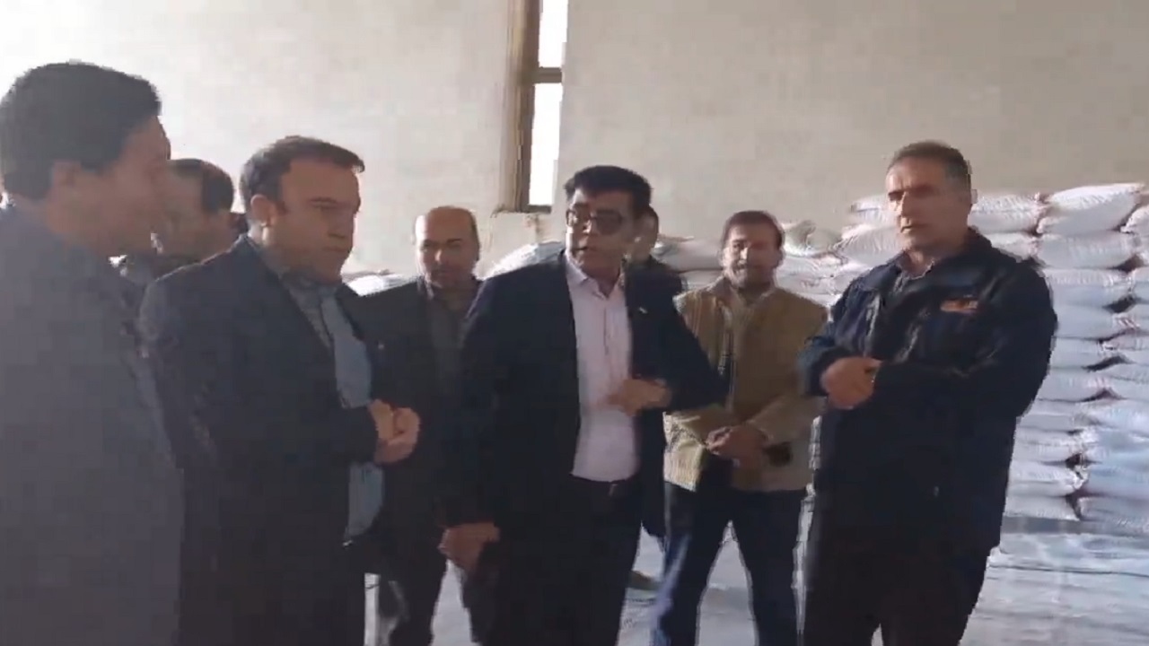 کشف یک هزار و ۱۰۰ عدل آرد در هشترود