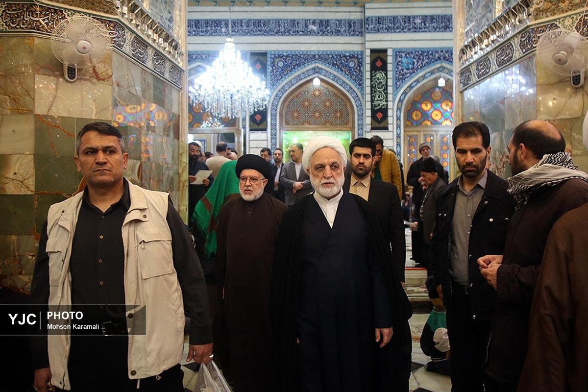 طواف پیکر شهدای گمنام در حرم بانوی کرامت