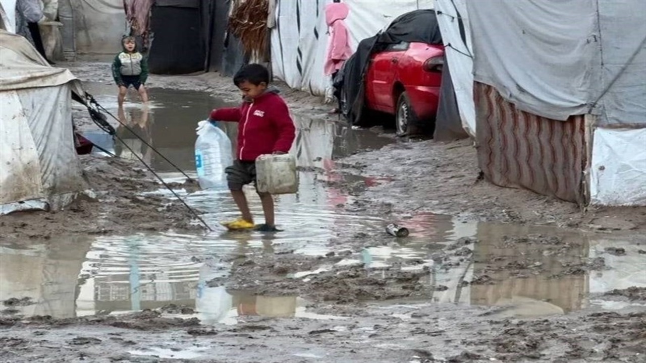 درد بزرگ آوارگان غزه در چادر‌های فرسوده با رسیدن زمستان + فیلم